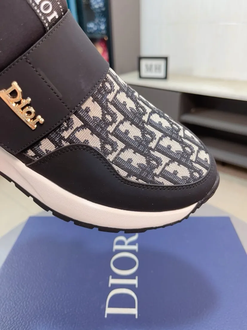 Men's men's shoes 💰438🌹🌹【Dior】Best-selling official website world premiere🔝High-end men's shoes brand official website latest series: The upper is made of imported cowhide with specially designed fabrics➕Mesh breathable lining. Make walking more convenient and comfortable! Compared with the official quality, Midea’s 1:1 replica. Create a fashionable personality to set off your uniqueness! A must-have for trendy men! Classic style. Men's sizes: 38-44.